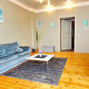 Schöne In Attraktiver Und Zentraler Lage Apartment Berlin